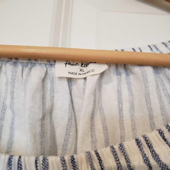 Macy's striped off-the-shoulder top. Size XL - Picture 3 of 4